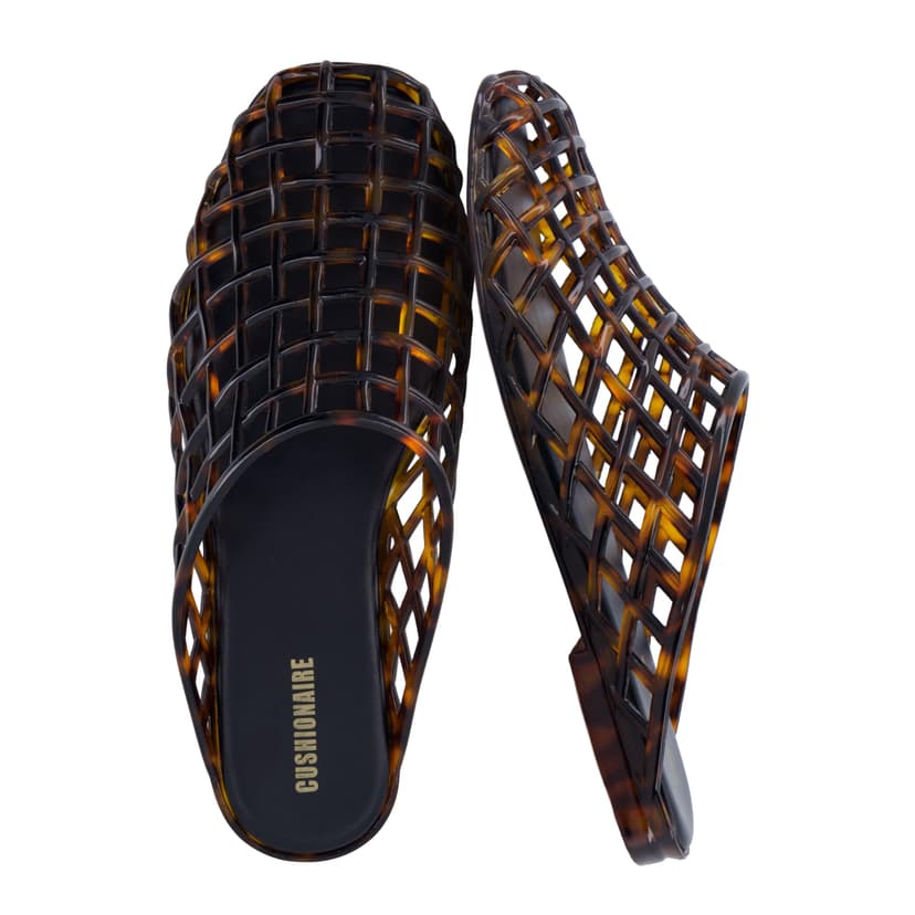 CUSHIONAIRE Lab Jelly Flats for Women, Closed Toe Slip On Lightweight Womens Mules with Woven Design and Cushioned Comfort